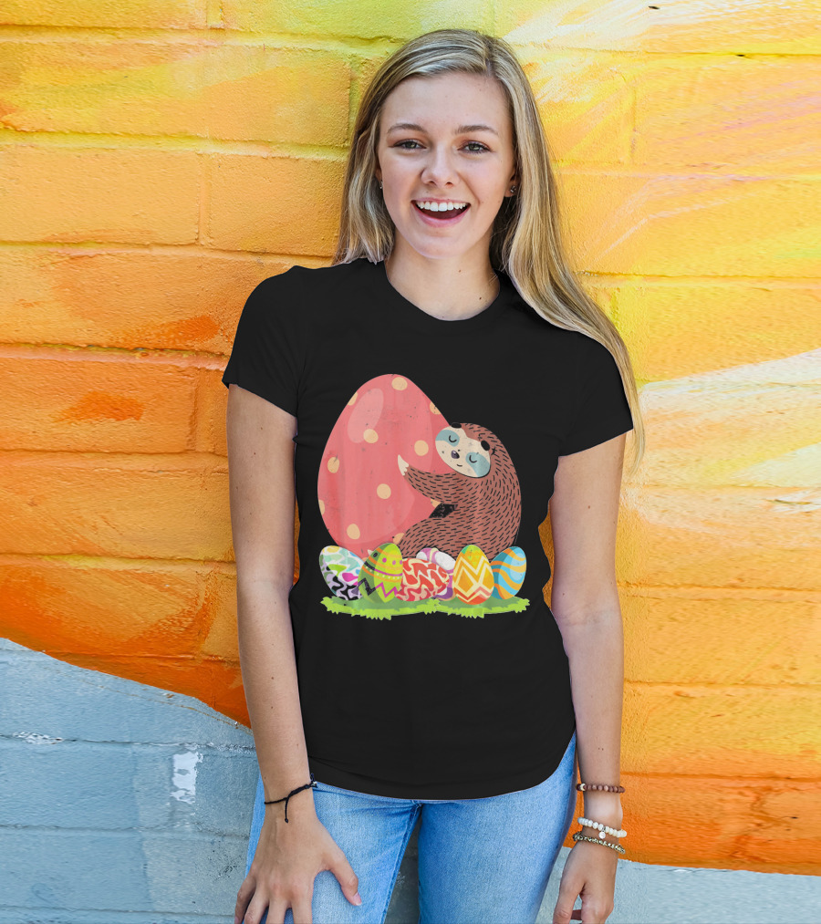 Girls Sloth Easter Women Funny Easter Egg Hug T-Shirt