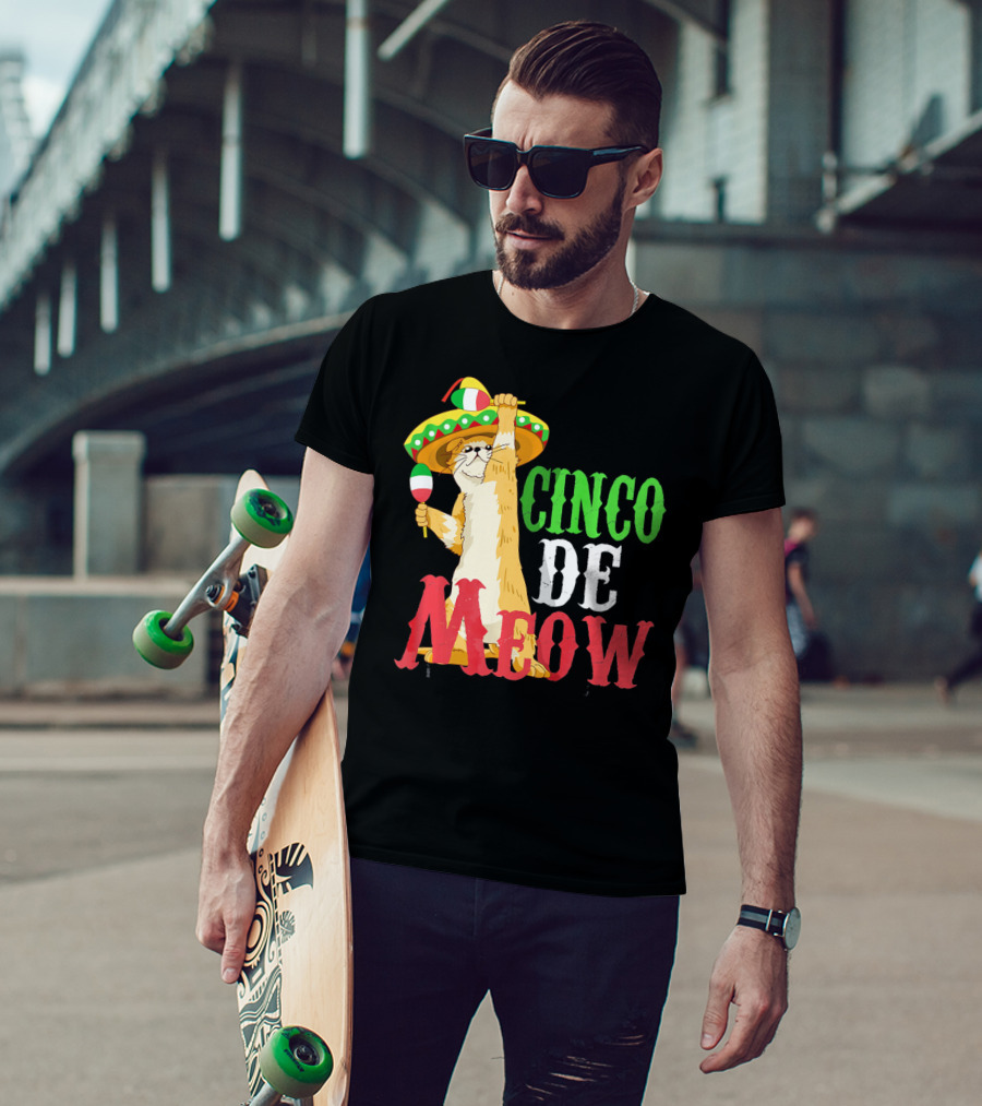 Cinco De Mayo Cinco De Meow Cat Sombrero Maracas T-Shirt