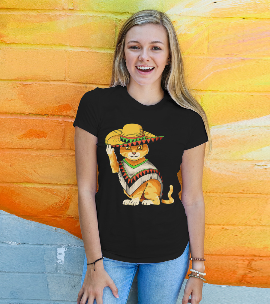 Mexican Cat Cinco De Mayo Cat Poncho Sombrero Fiesta T-Shirt