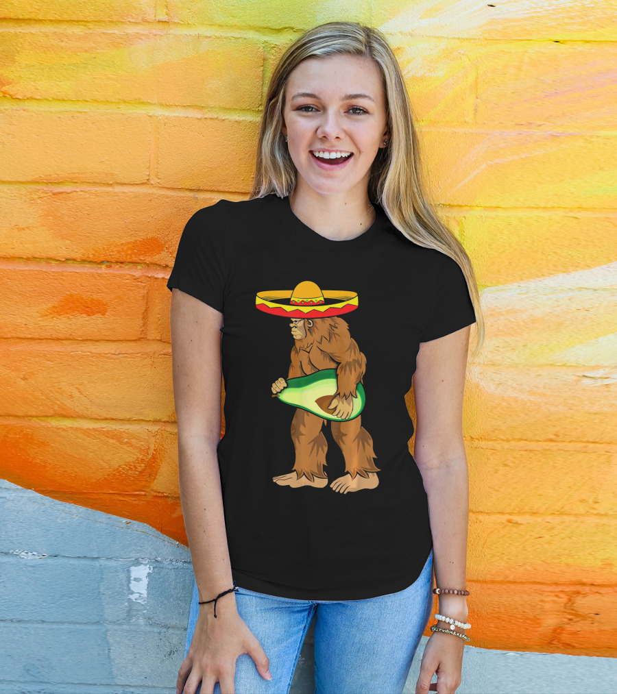 Bigfoot Sombrero Avocado Cinco De Mayo T-Shirt