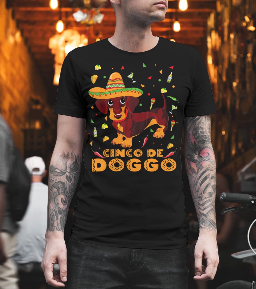 Cinco De Doggo Dachshund Sombrero Chili Peppers Margarita Fiesta Theme Mexican Cinco T-Shirt