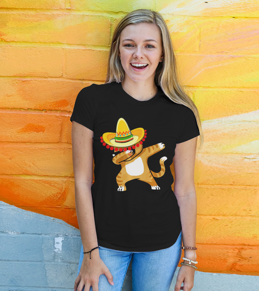Cinco De Mayo Cat Dabbing Sombrero Fun T-Shirt