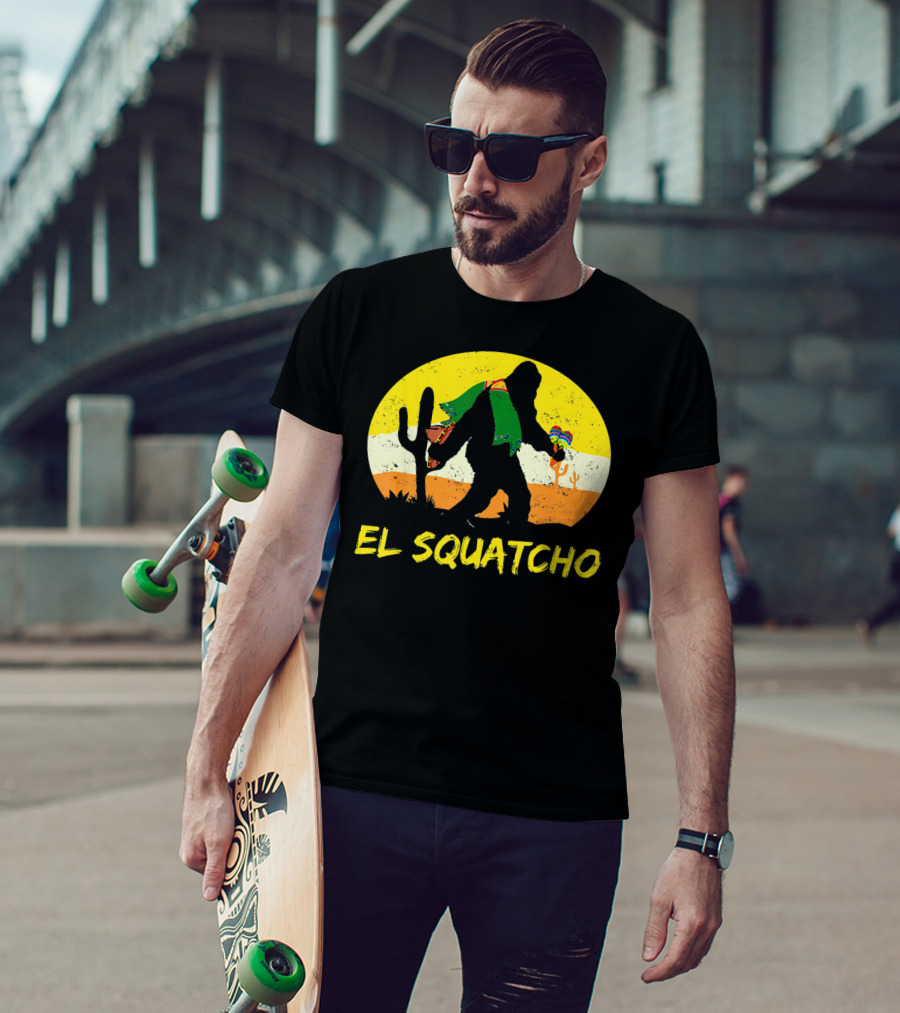 El Squatcho Bigfoot Cinco De Mayo Cactus Desert Scene T-Shirt