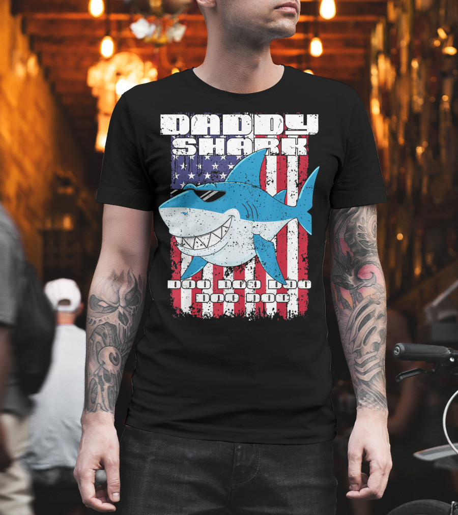 Daddy Shark Doo Doo Doo American Flag T-Shirt