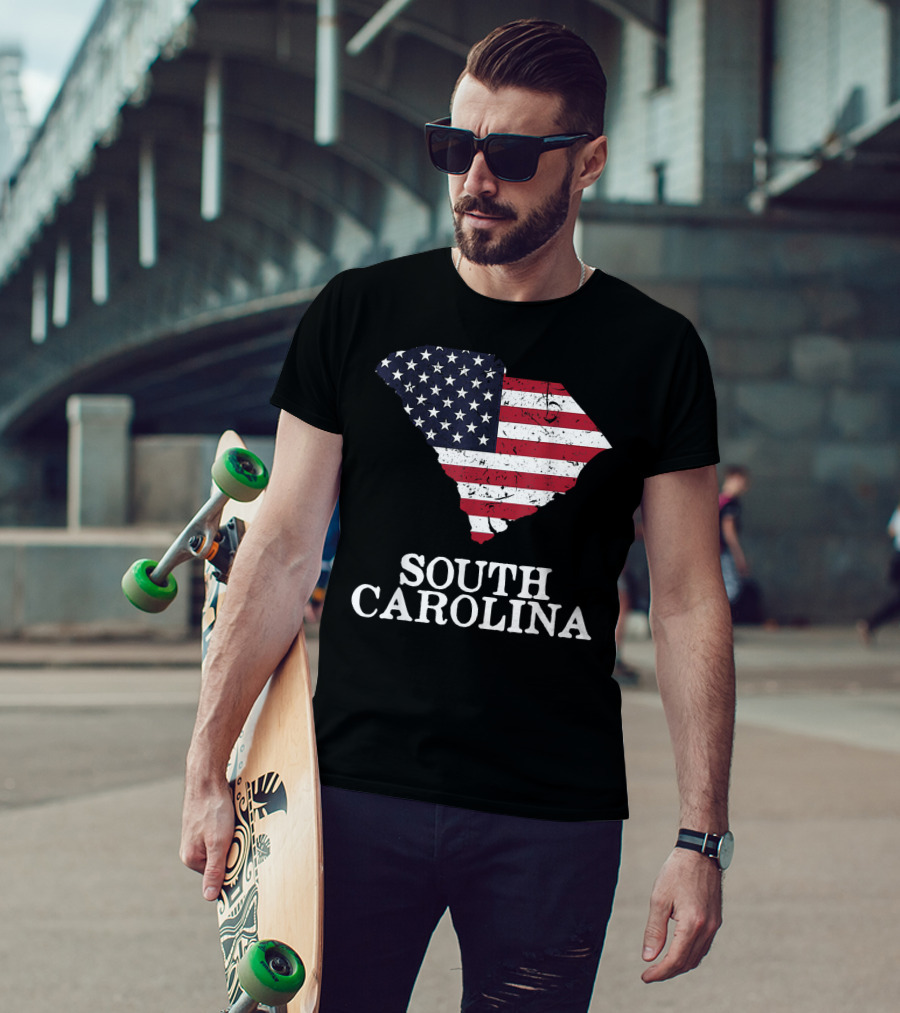 South Carolina Map With American Flag T-Shirt