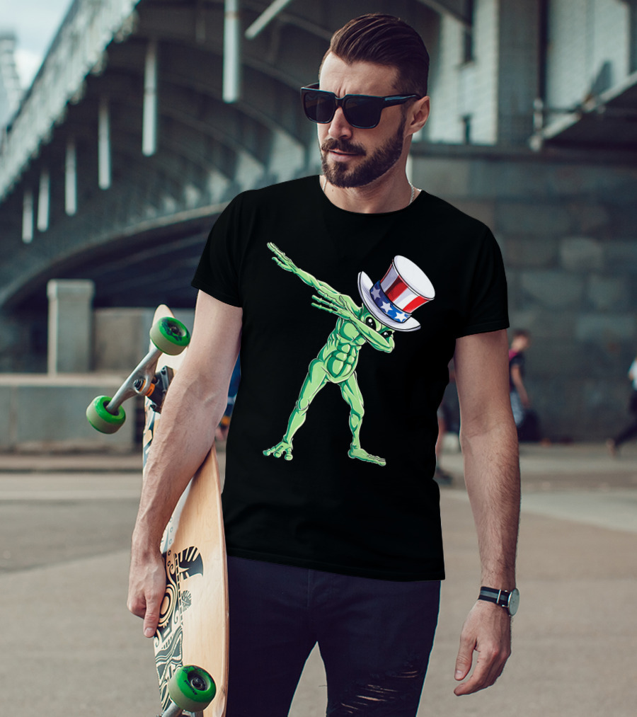 Dabbing Alien In American Uncle Sam Hat T-Shirt