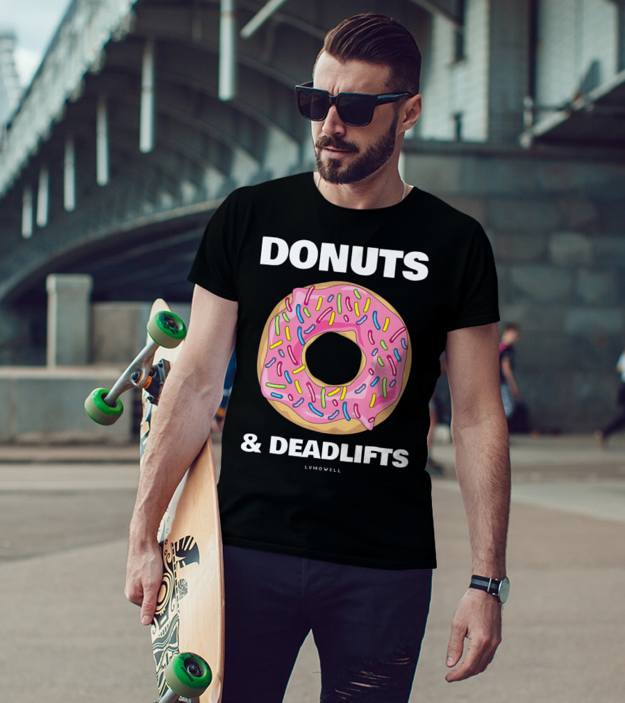DONUTS And DEADLIFTS Funny Gym Lumowell T-Shirt