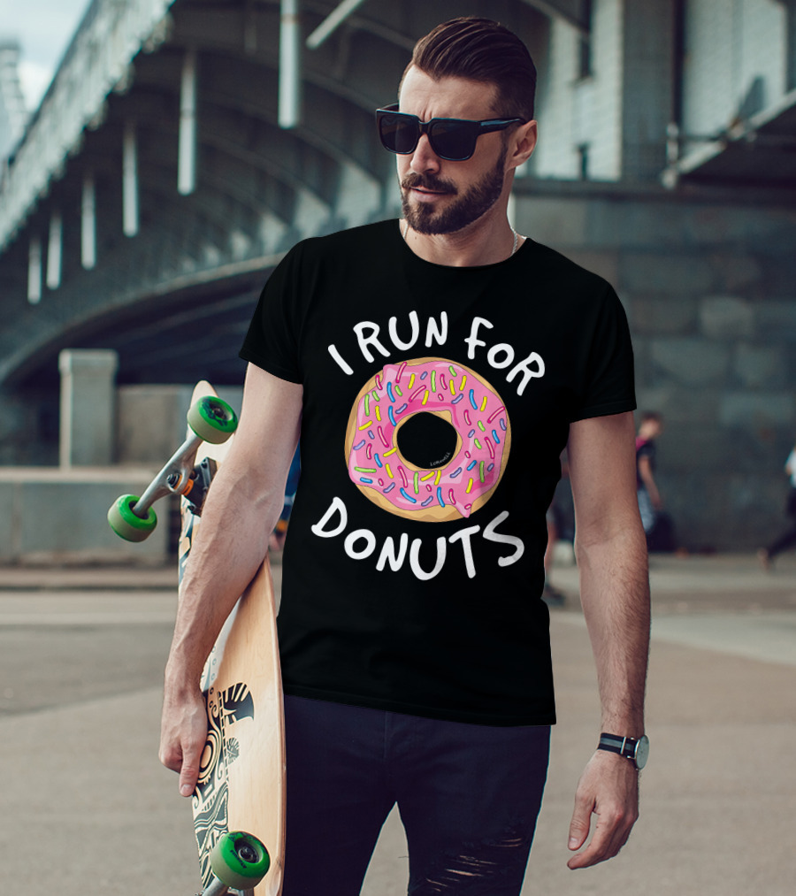 I Run For Donuts Funny Donut Illustration With Sprinkles T-Shirt