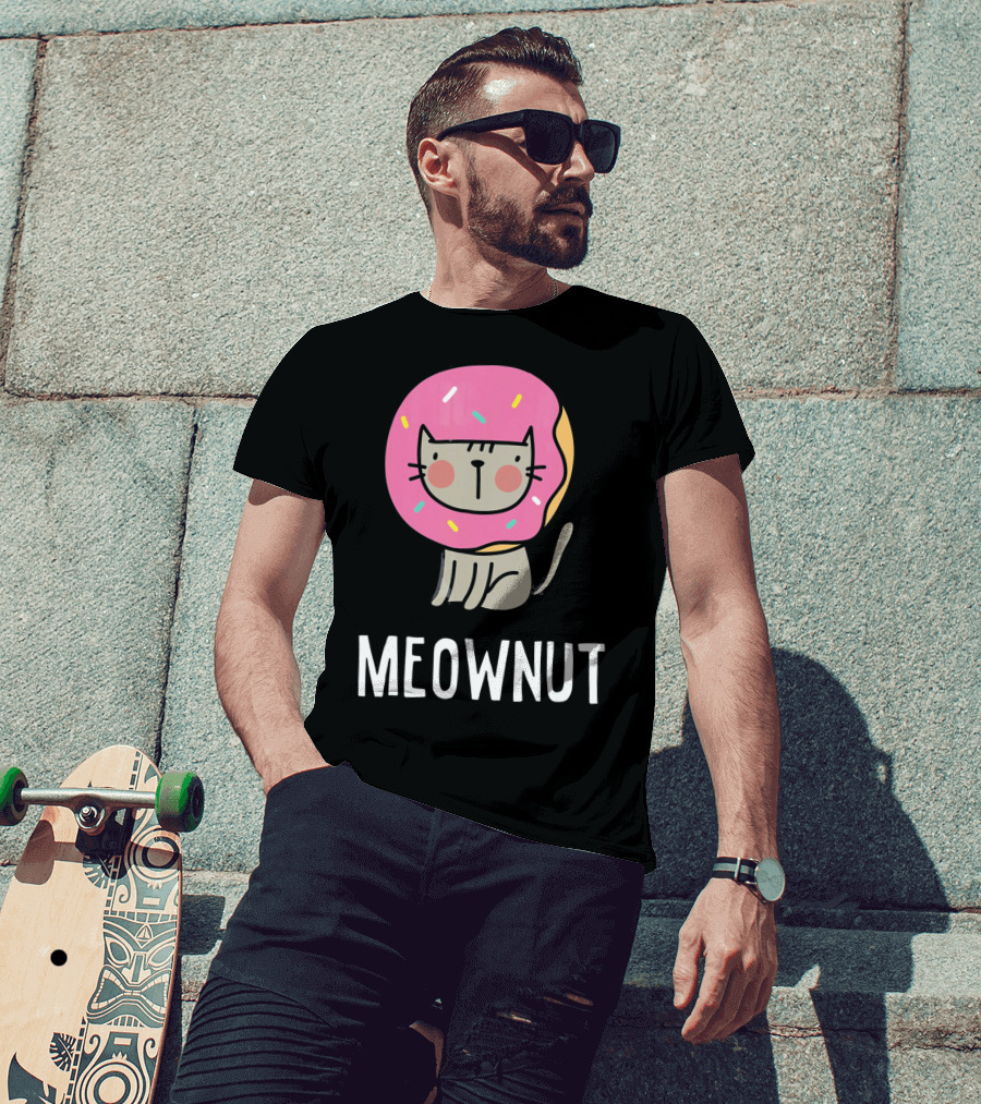 Cute Donut Cat Pun Meownut Funny Meownut T-Shirt