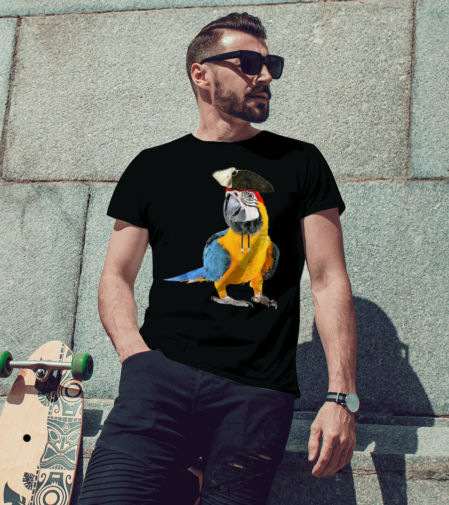 Parrot Of The Caribbean Bird Pirate Hall Macaw With Tricorn Hat T-Shirt