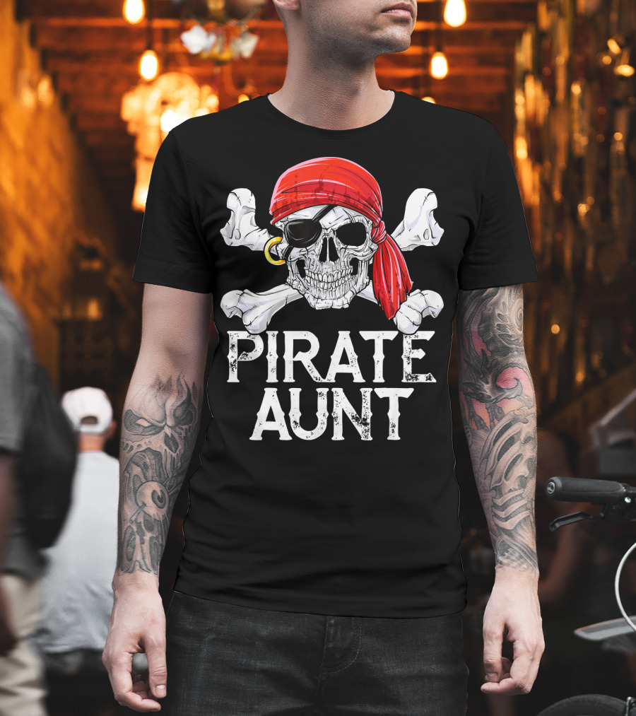 Pirate Aunt Skull Crossbones Red Bandana Eyepatch Jolly Roger Flag T-Shirt