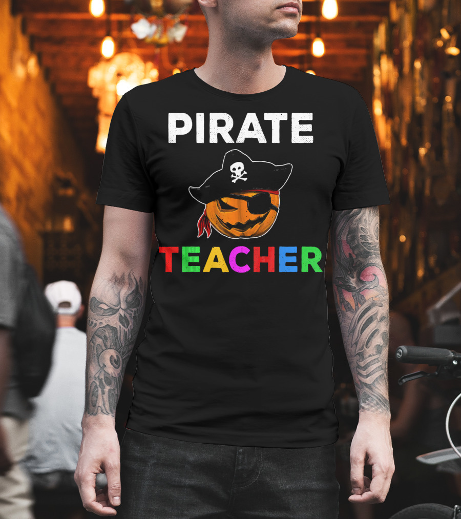 Pirate Teacher Halloween Pumpkin Skull Party T-Shirt