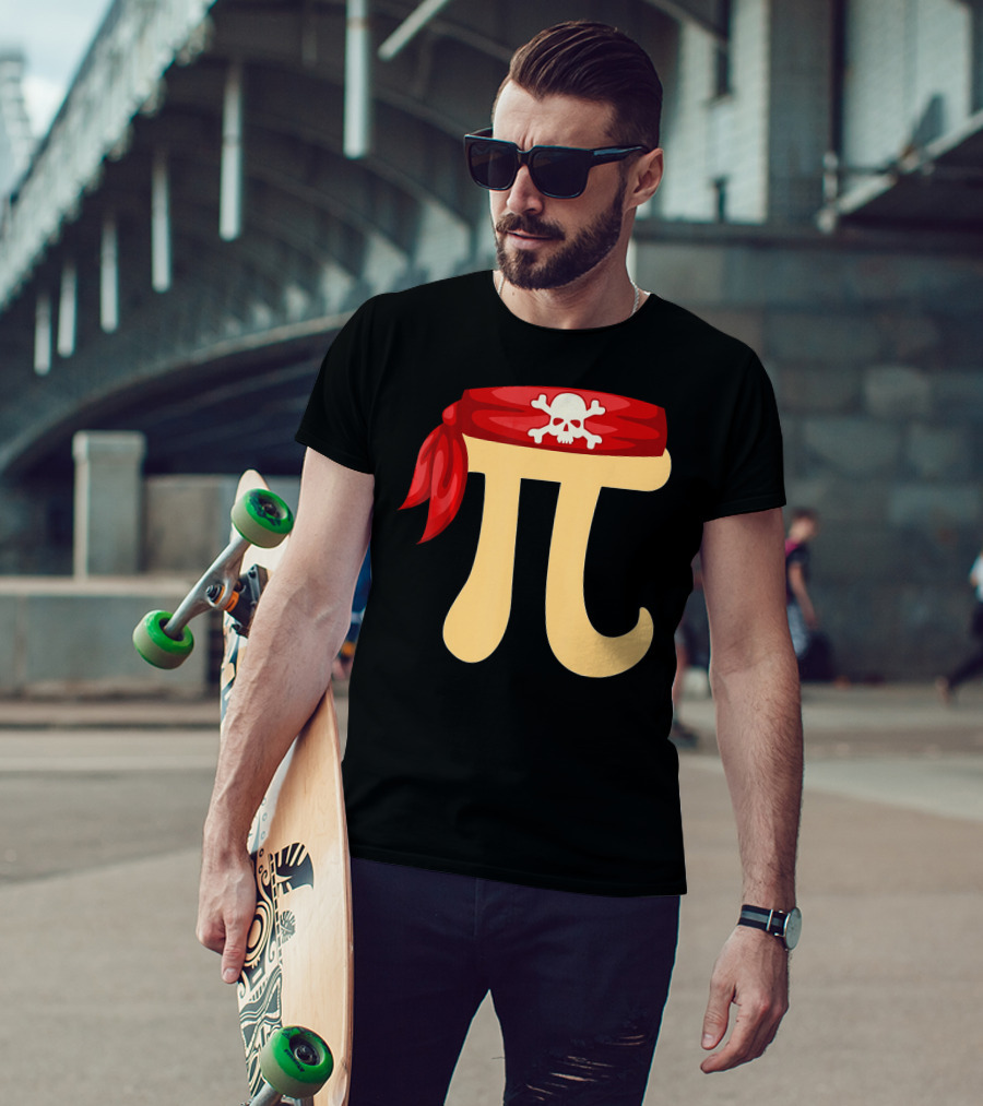 Pirate Pi Skull Crossbones Halloween Costume Math Pie T-Shirt