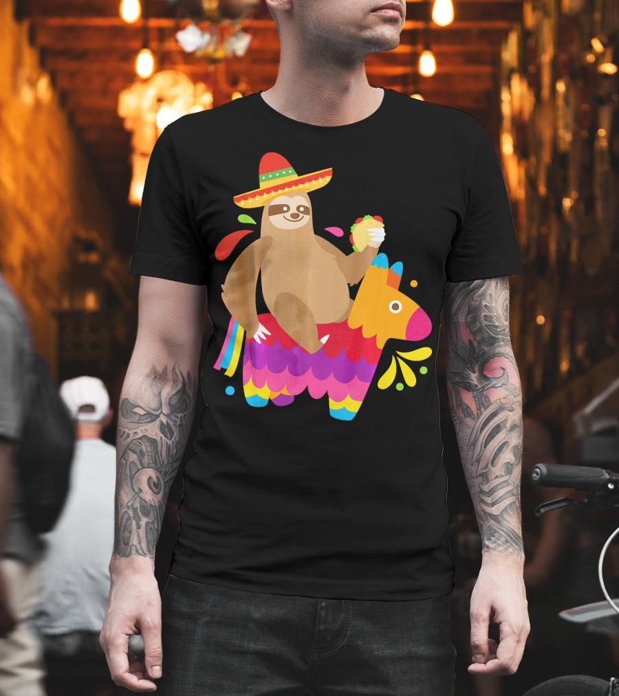 Sloth Taco Piñata Cute Mexican Fiesta Sombrero Riding Rainbow T-Shirt