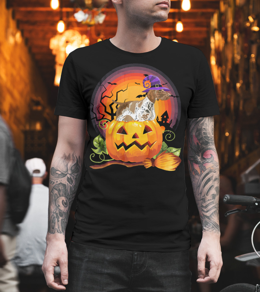 German Shorthaired Pointer Halloween Pumpkin Witch Hat Broomstick T-Shirt