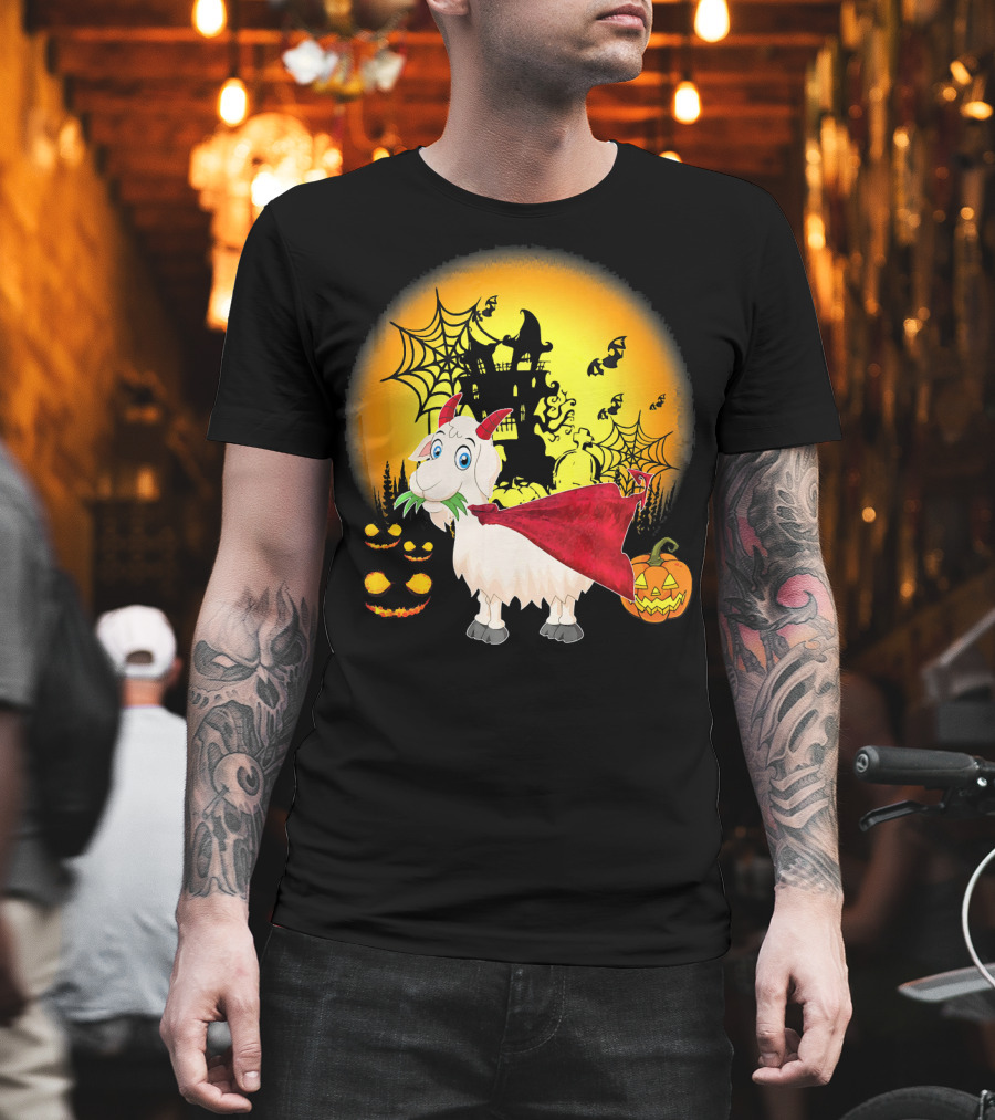 Funny Goat Halloween Cape Haunted House Pumpkins Spooky Night T-Shirt