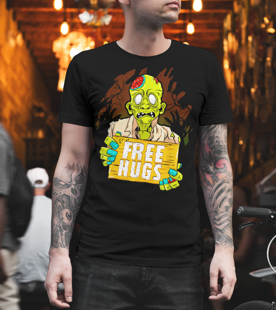 Free Hugs Creepy Zombie Funny Mens Halloween Horror T-Shirt
