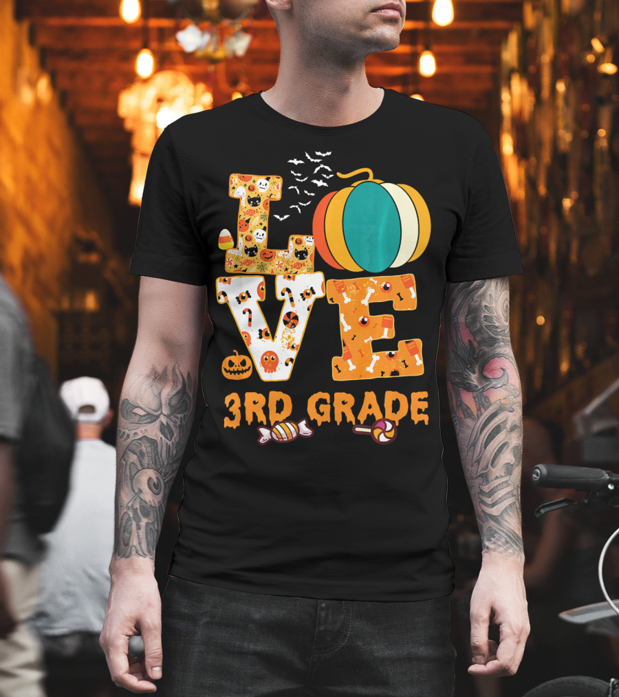 Funny Halloween Love 3rd Grade Teacher Pumpkin Candy Bats T-Shirt
