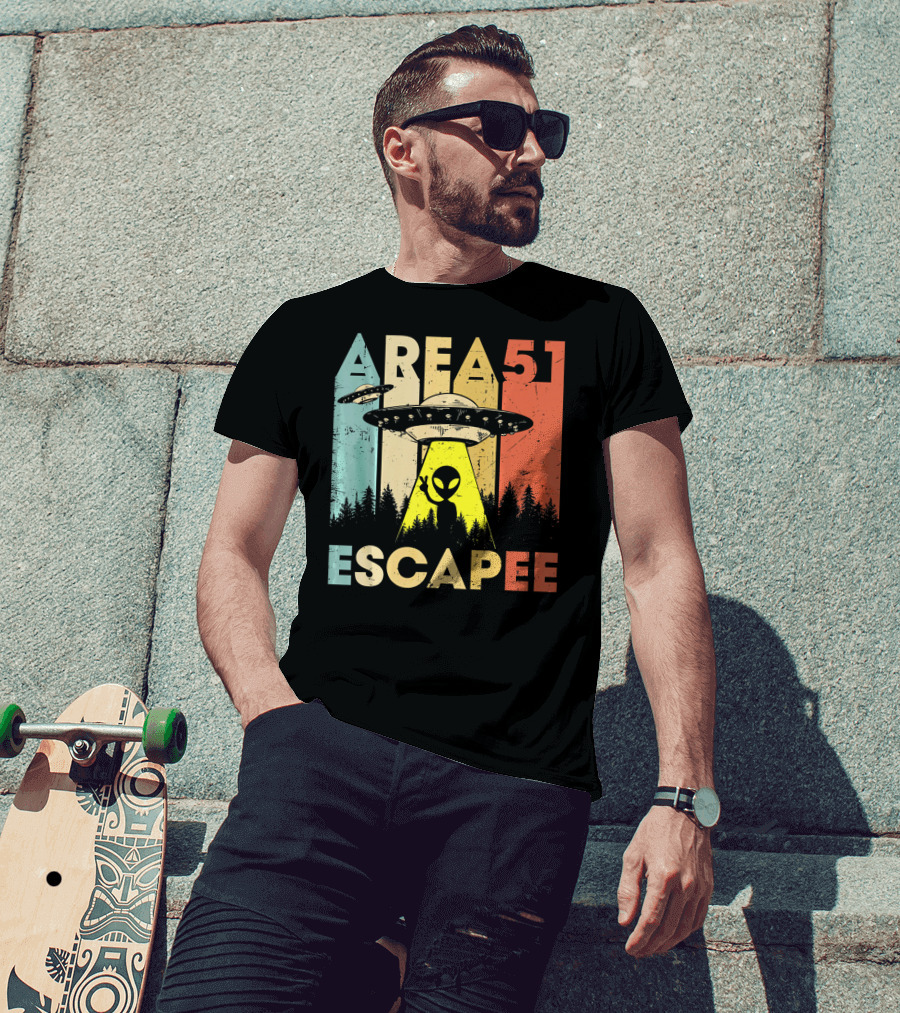 Area 51 Escapee UFO Alien Vintage Halloween Costume T-Shirt