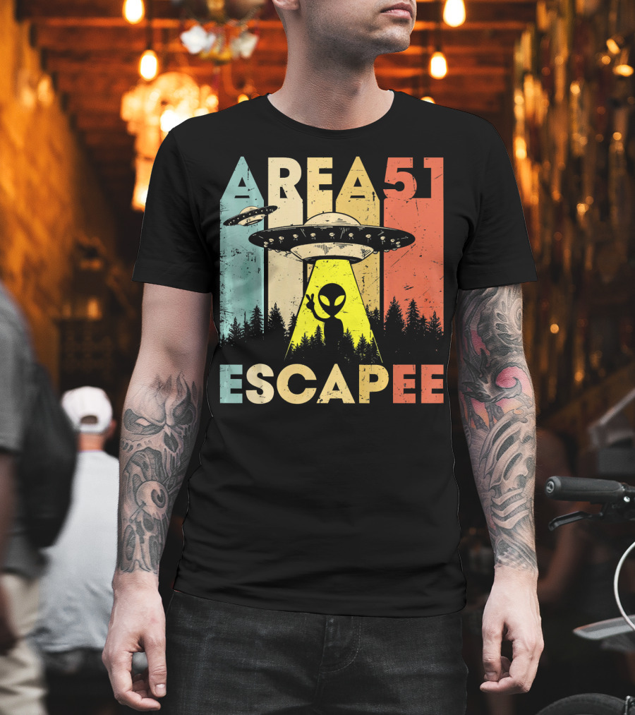 Area 51 Escapee UFO Alien Vintage Halloween Costume T-Shirt