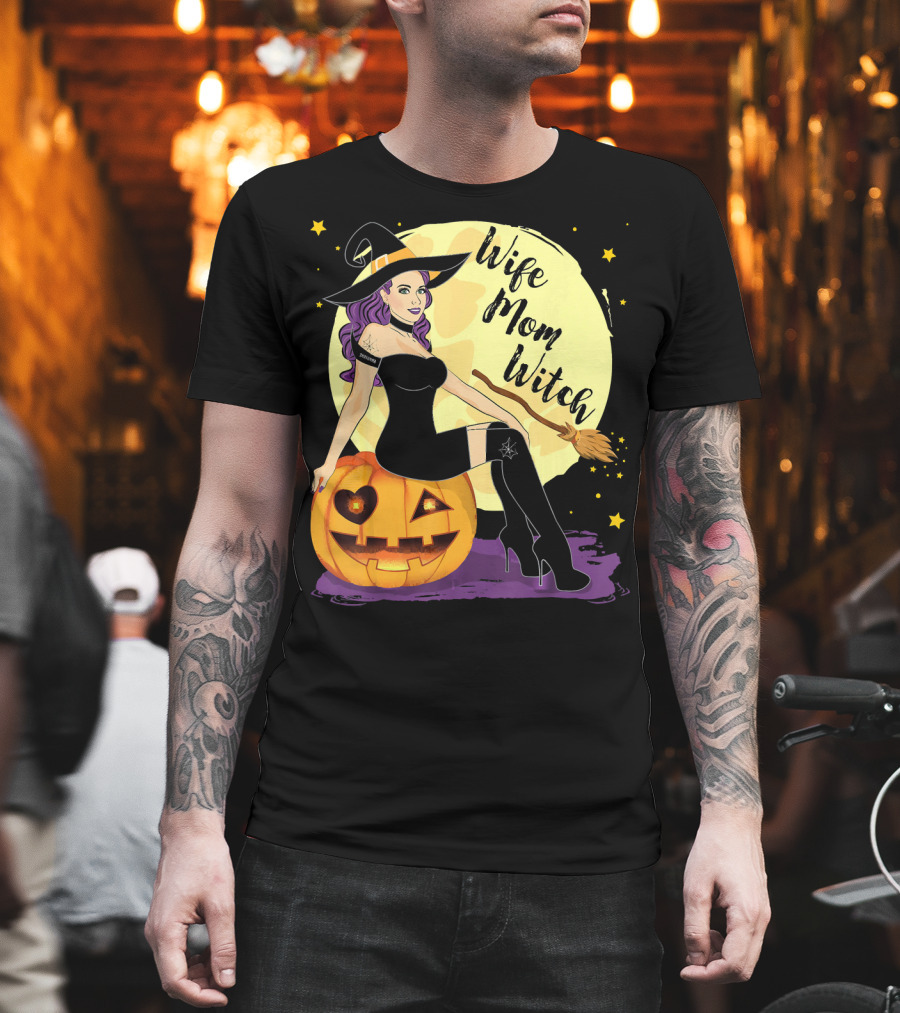 Wife Mom Witch Halloween Women Bro Pumpkin Moon Broomstick T-Shirt