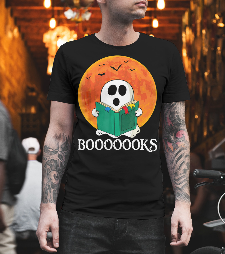 Funny Halloween Booooks Cute Ghost Reading with Full Moon and Bats T-Shirt