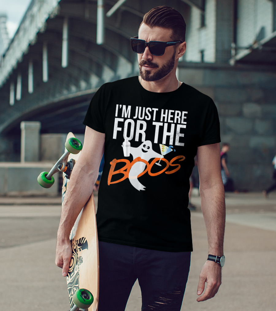 I'm Just Here For The Boos Ghost Holding Cocktail And Drink Shaker T-Shirt