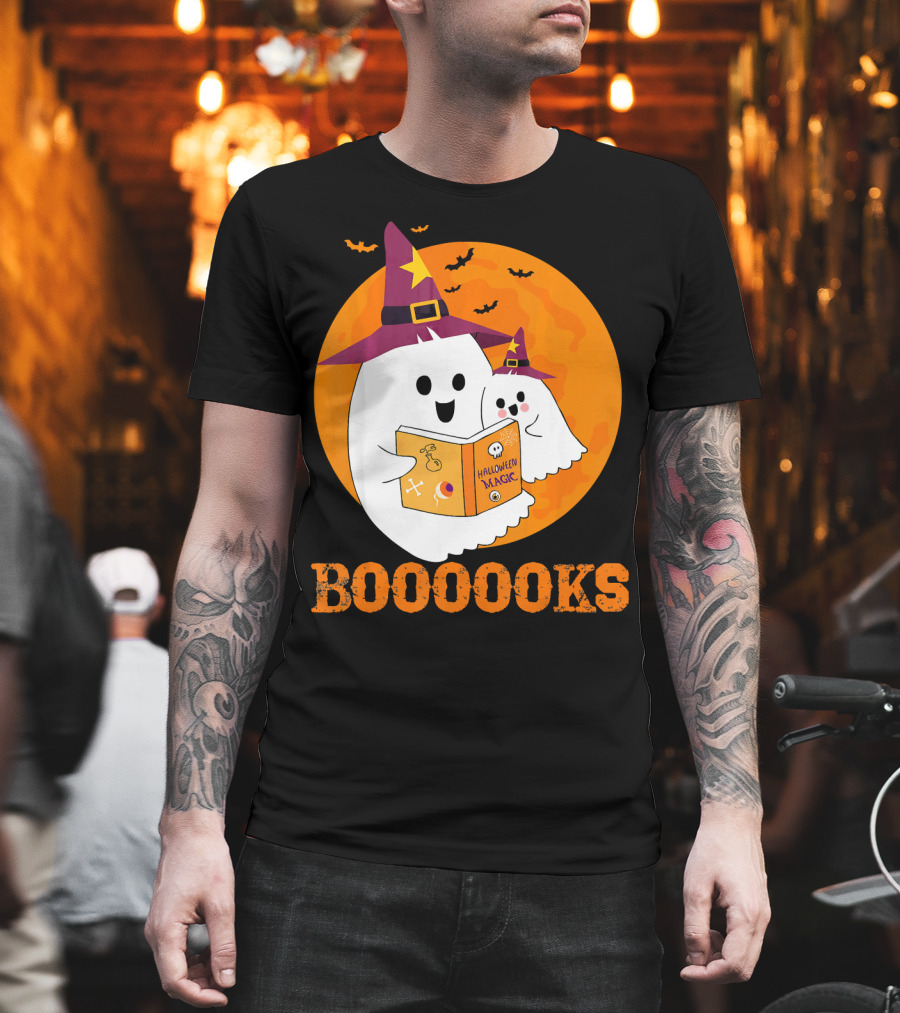 BOOOOKS Halloween Magic Ghosts Reading in Witch Hats T-Shirt