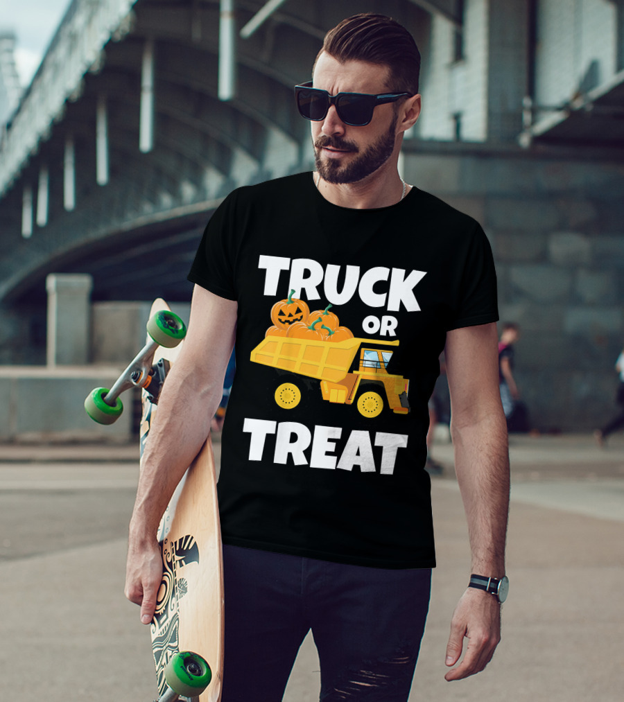 Kids Halloween Toddlers Boys Truck Or Treat Pumpkins T-Shirt