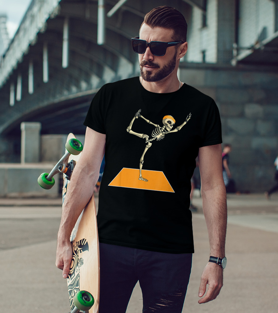 Halloween Skeleton Yoga Pose Spooky Funny Exercise T-Shirt