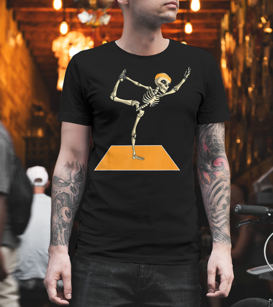 Halloween Skeleton Yoga Pose Spooky Funny Exercise T-Shirt