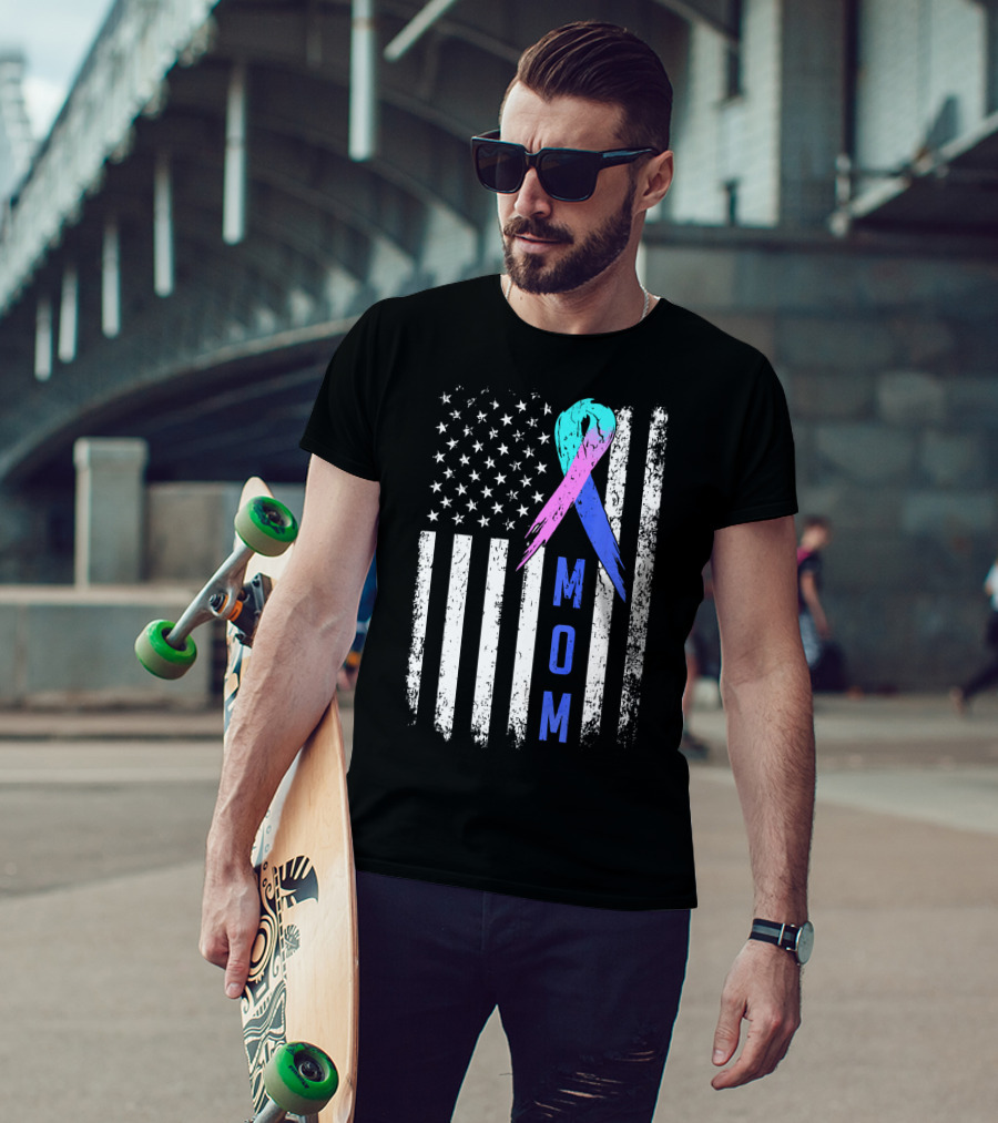 Mom American Flag Thyroid Cancer Awareness T-Shirt
