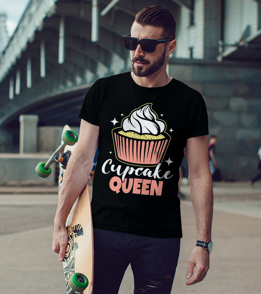 Cupcake Queen Vintage Fun Baking Food T-Shirt