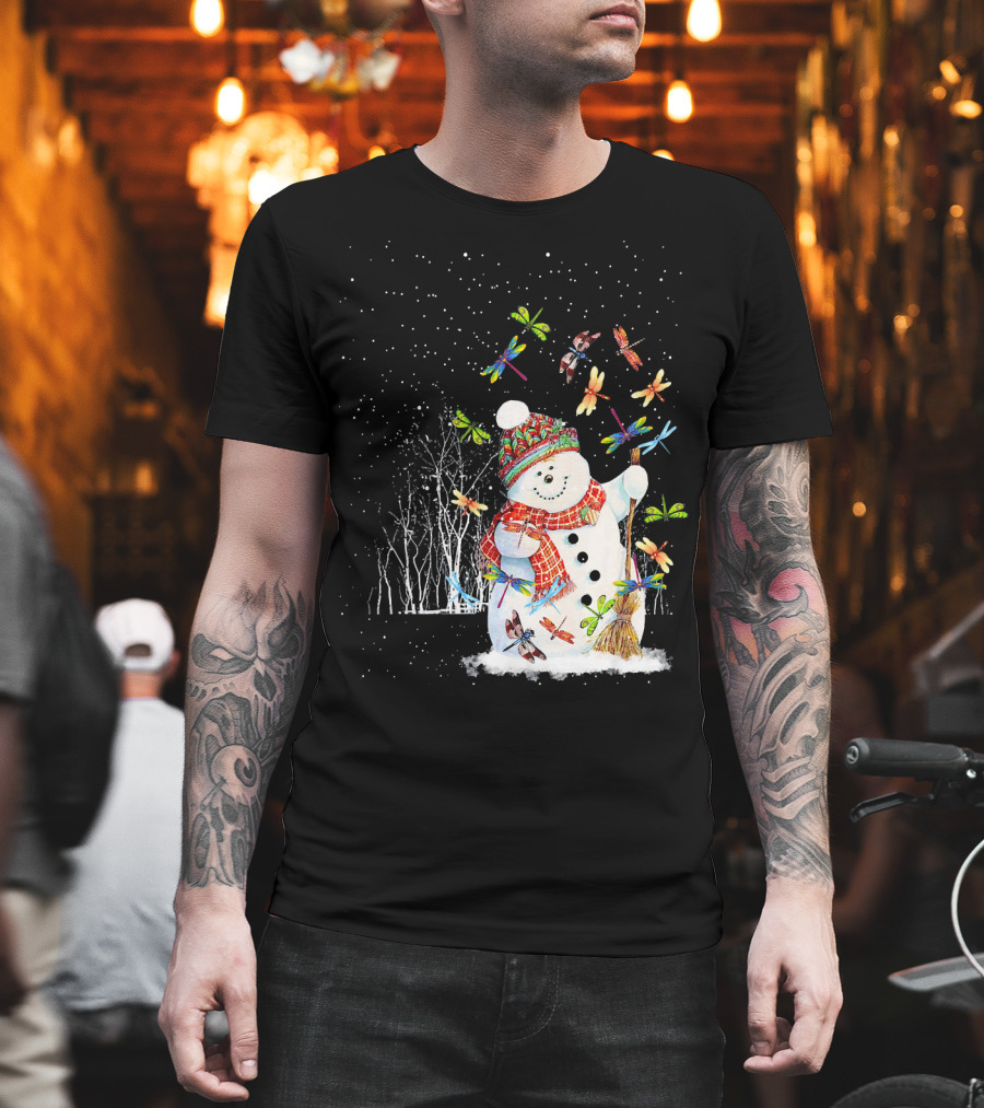 Merry Christmas Dragonfly Snowman In Winter Scene T-Shirt