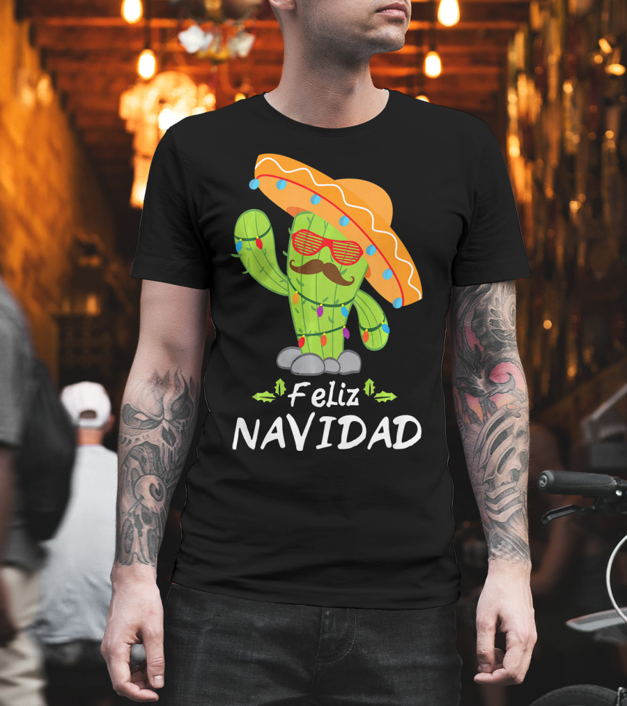 Feliz Navidad Cactus Mexican Tree Christmas Sombrero Lights T-Shirt