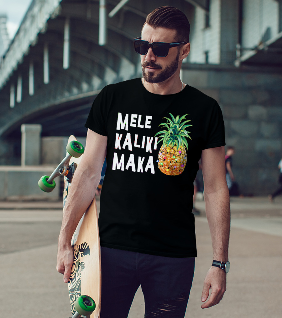 MELE KALIKIMAKA Pineapple Christmas Lights T-Shirt