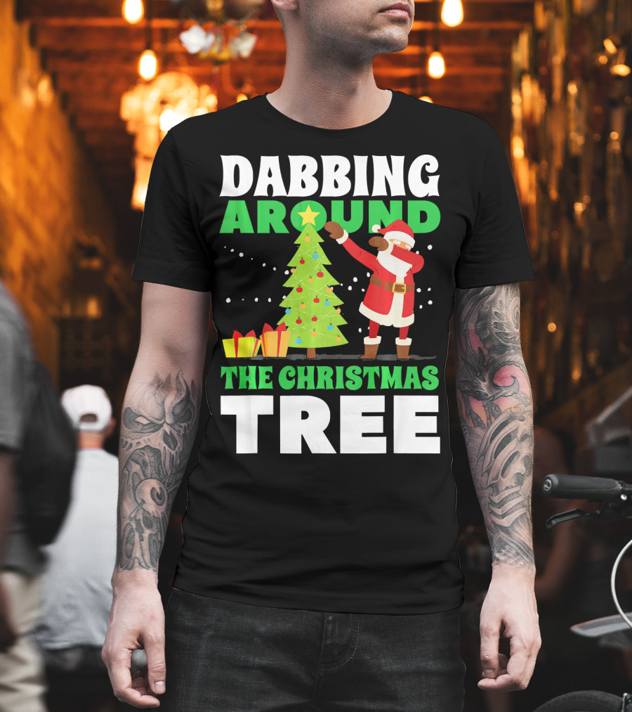 Dabbing Around the Christmas Tree Kris Kringle Merry Christmas San T-Shirt