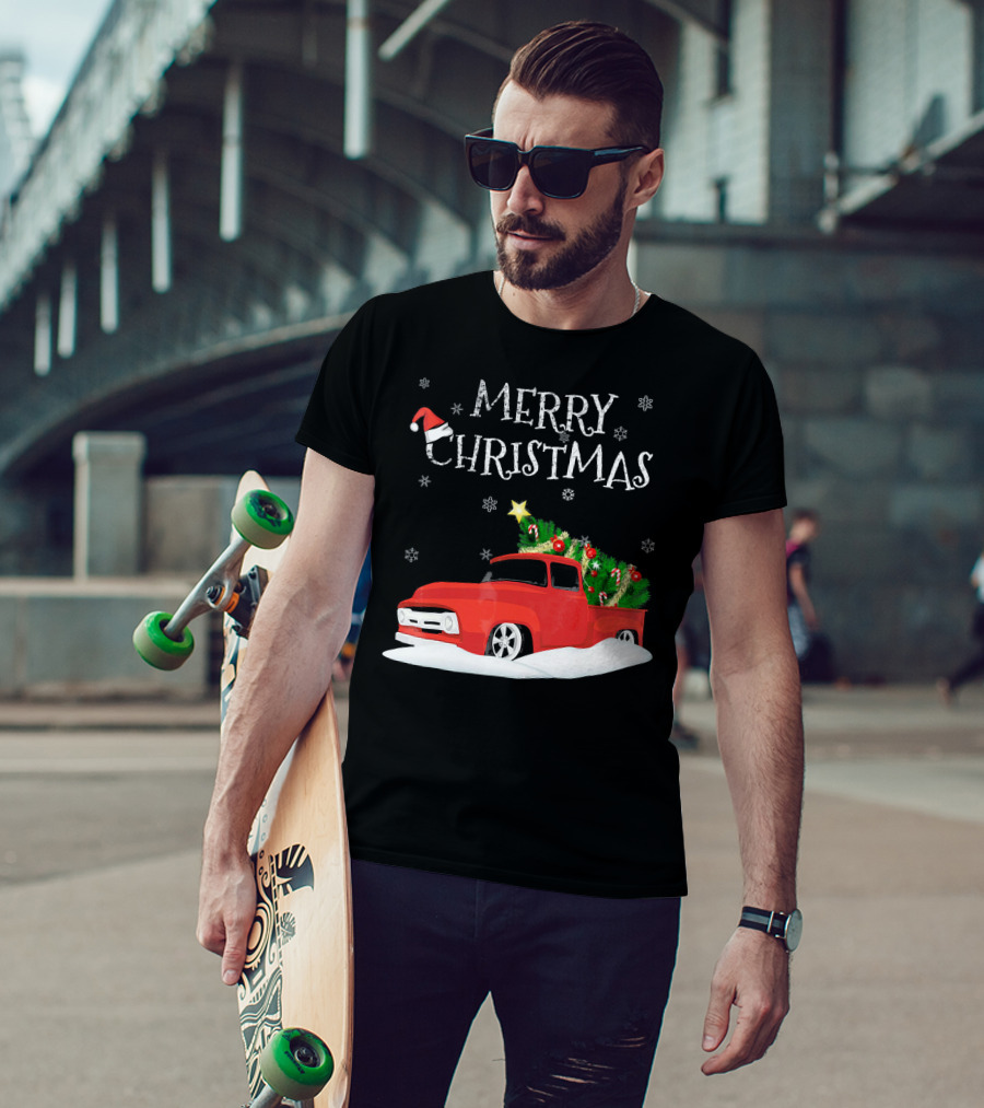 Merry Christmas Red Vintage Truck With Snow And Christmas Tree T-Shirt