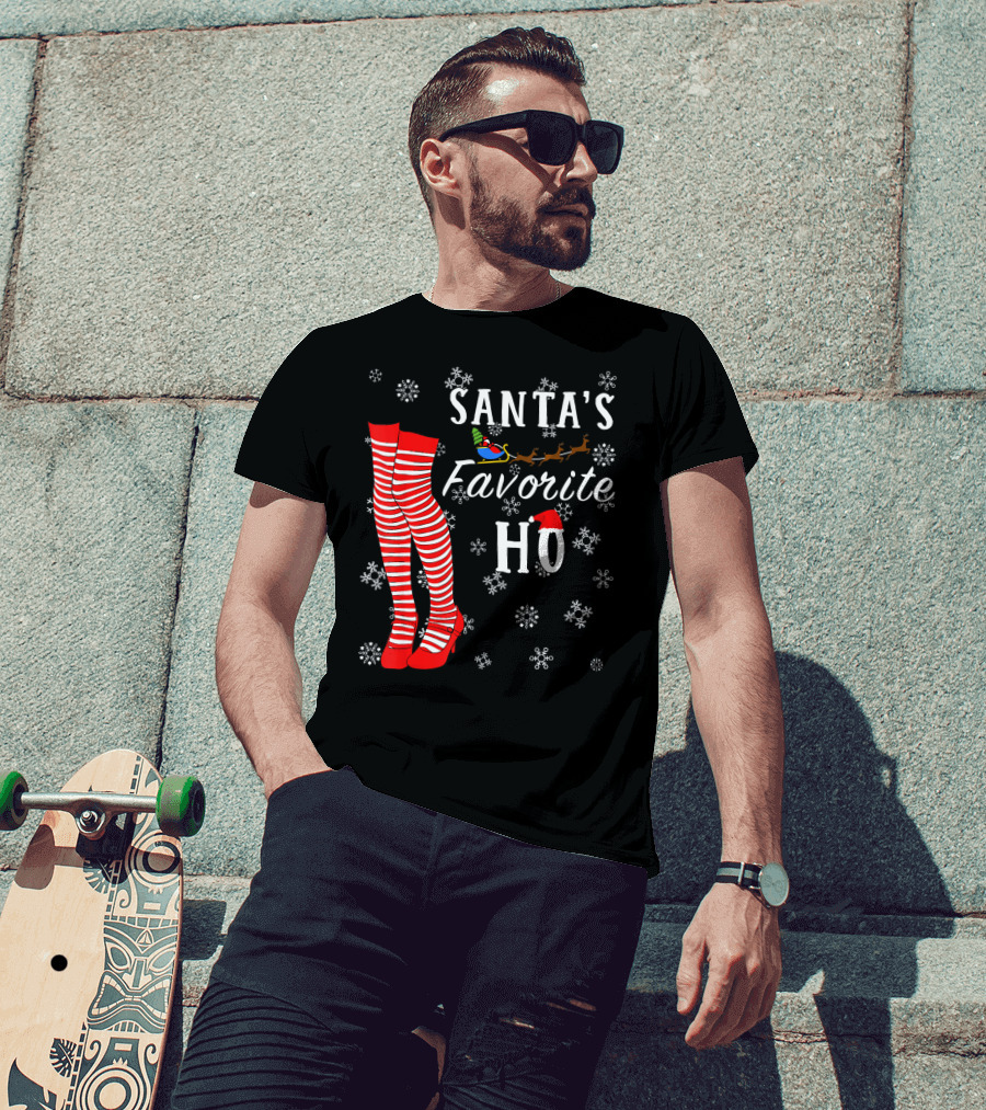 Santa's Favorite Ho Red Striped Stockings Snowflakes Sleigh T-Shirt