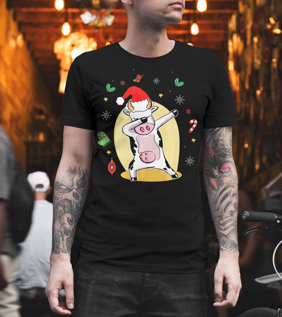 Cute Cow Dabbing Merry Santa Hat Christmas Candy Cane Snowflakes T-Shirt
