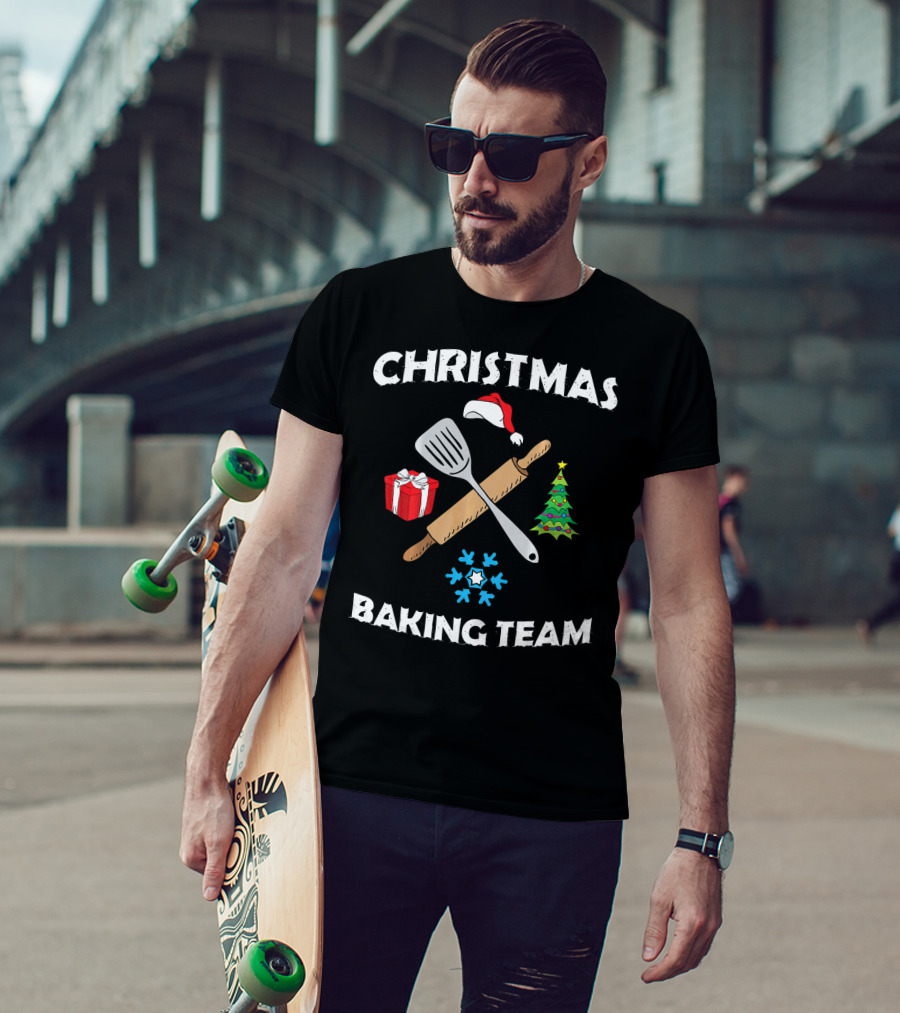 Christmas Baking Team Santa Hat Spatula Rolling Pin Tree Gift Snowflakes T-Shirt