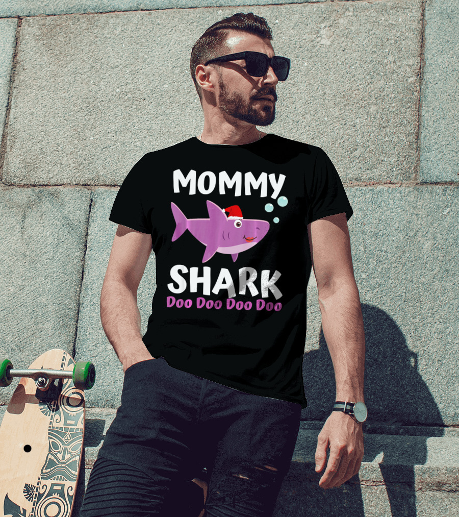 Mommy Shark Doo Doo Doo Doo Christmas Mommy Shark T-Shirt