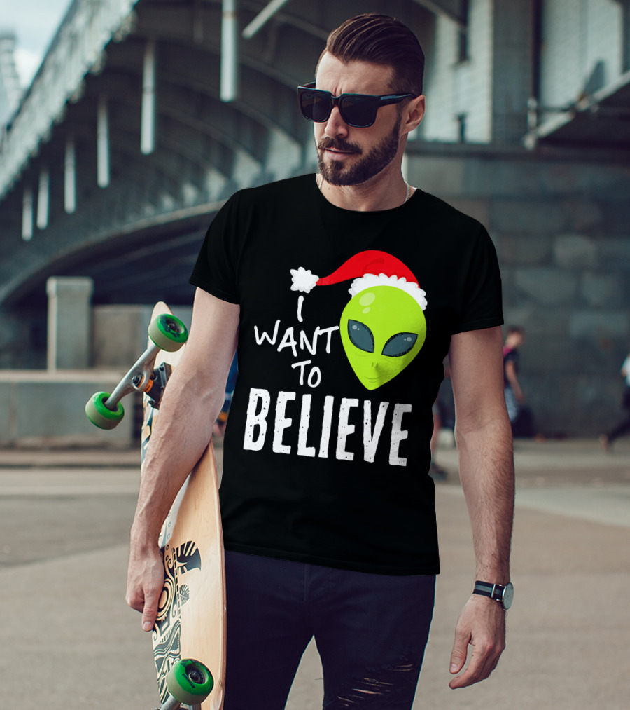 I Want To Believe Alien Santa Hat Christmas UFO T-Shirt