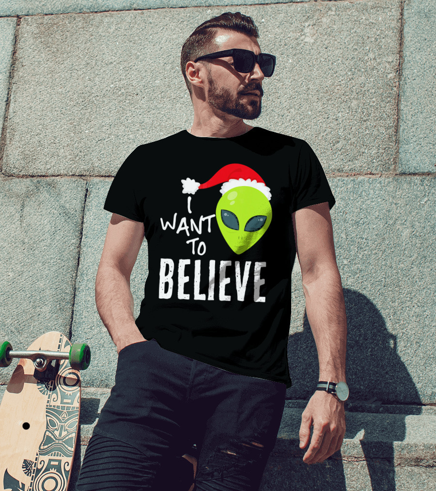 I Want To Believe Alien Santa Hat Christmas UFO T-Shirt