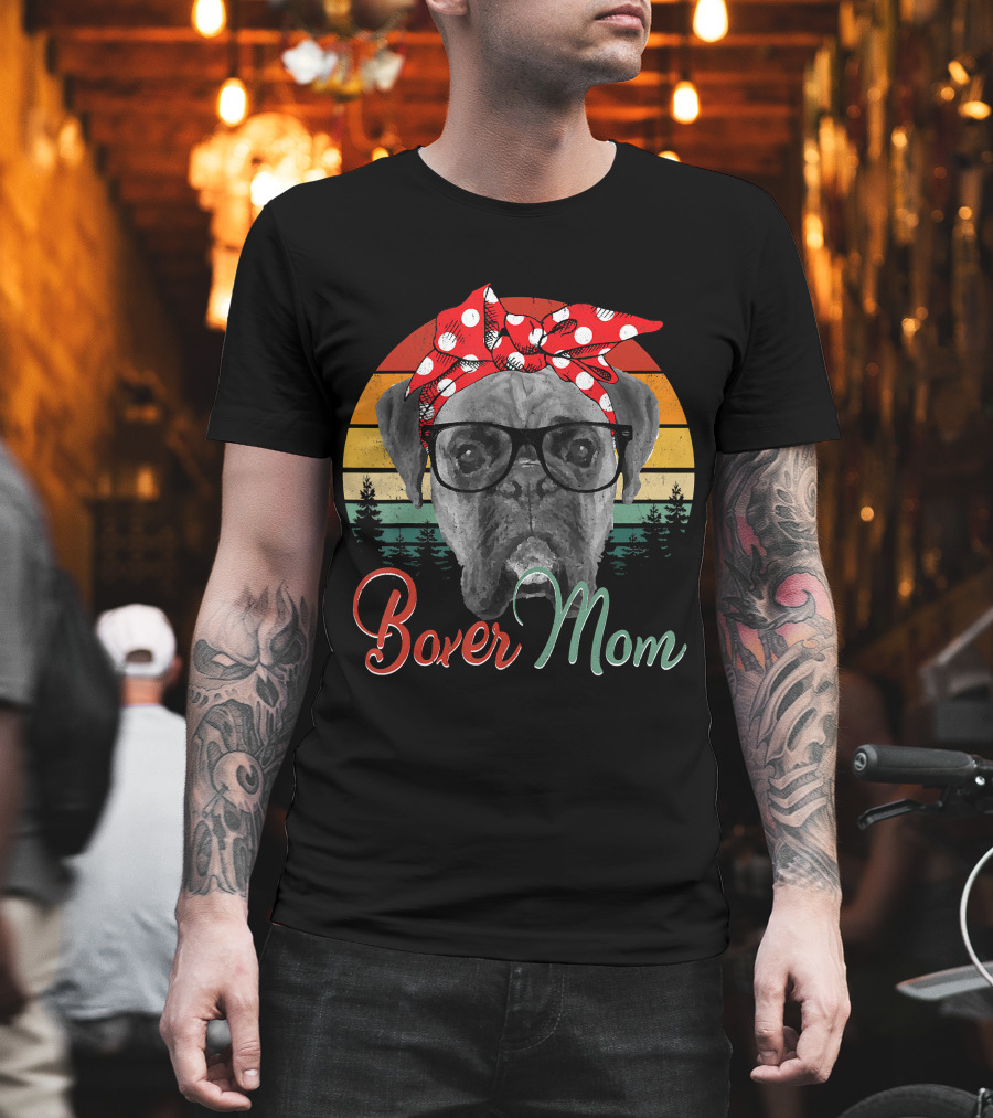 Boxer Mom Boxer Dog Lovers Retro Glasses and Polka Dot Bandana T-Shirt