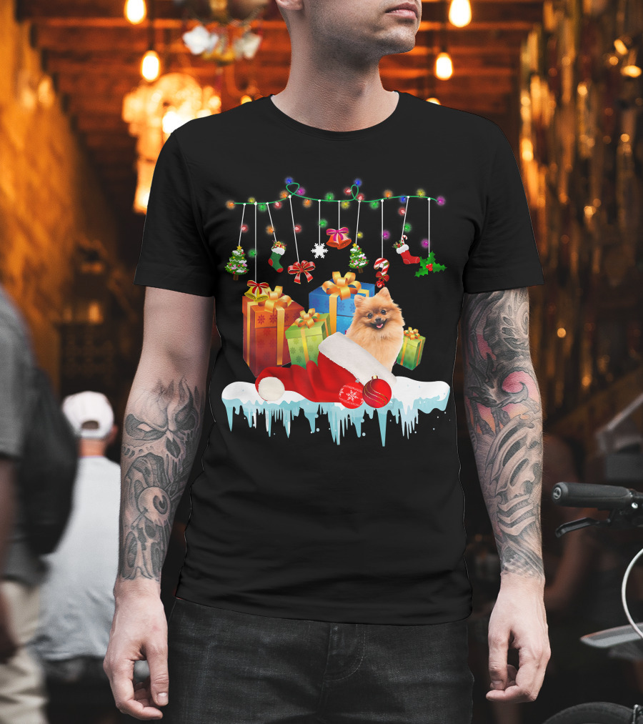 Pomeranian Santa Hat Surrounded by Christmas Gifts and Fairy Lights T-Shirt